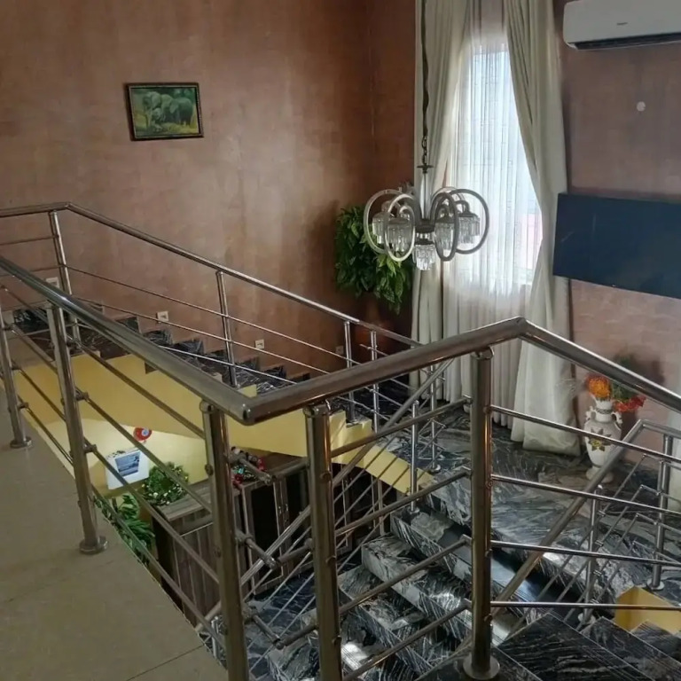 Angels Court Hotel and Suite