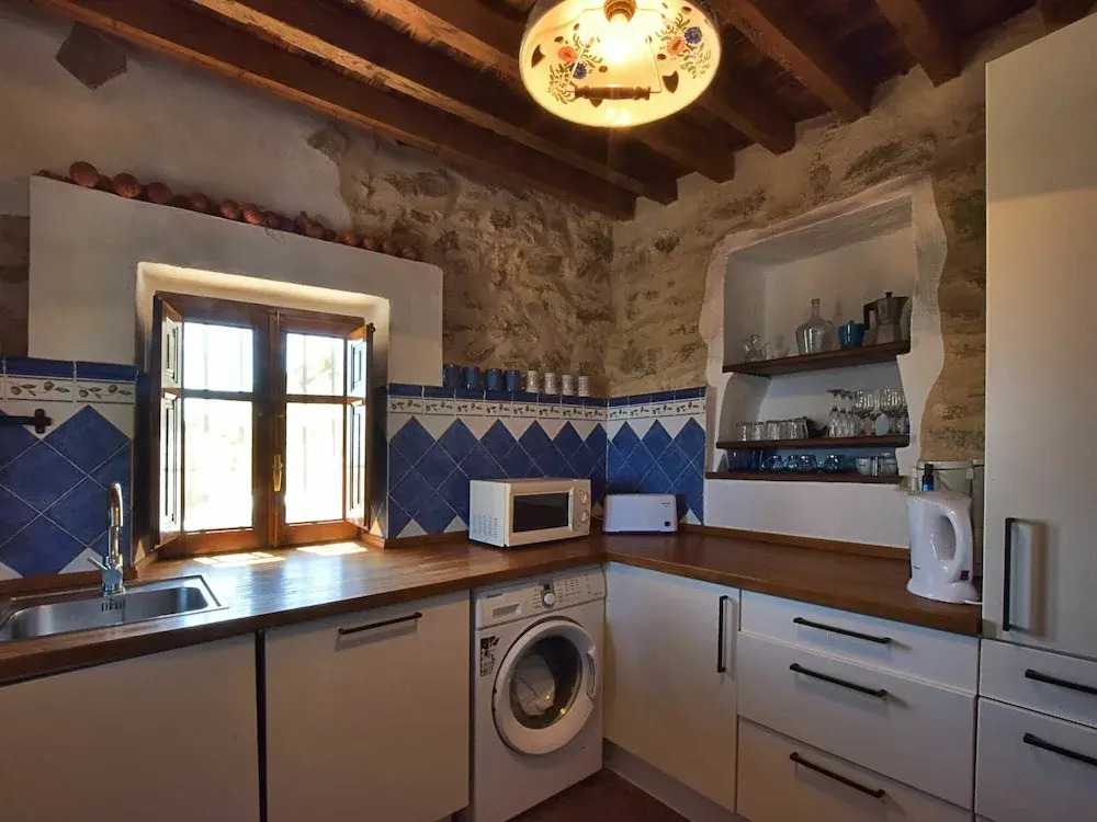 Authentic Country Home with Private Swimming Pool near Torcal de Antequera Nature Park