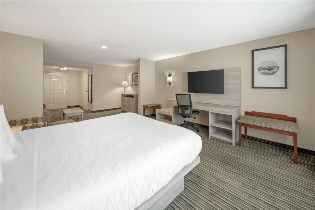 Best Western Plus Twin View Inn & Suites