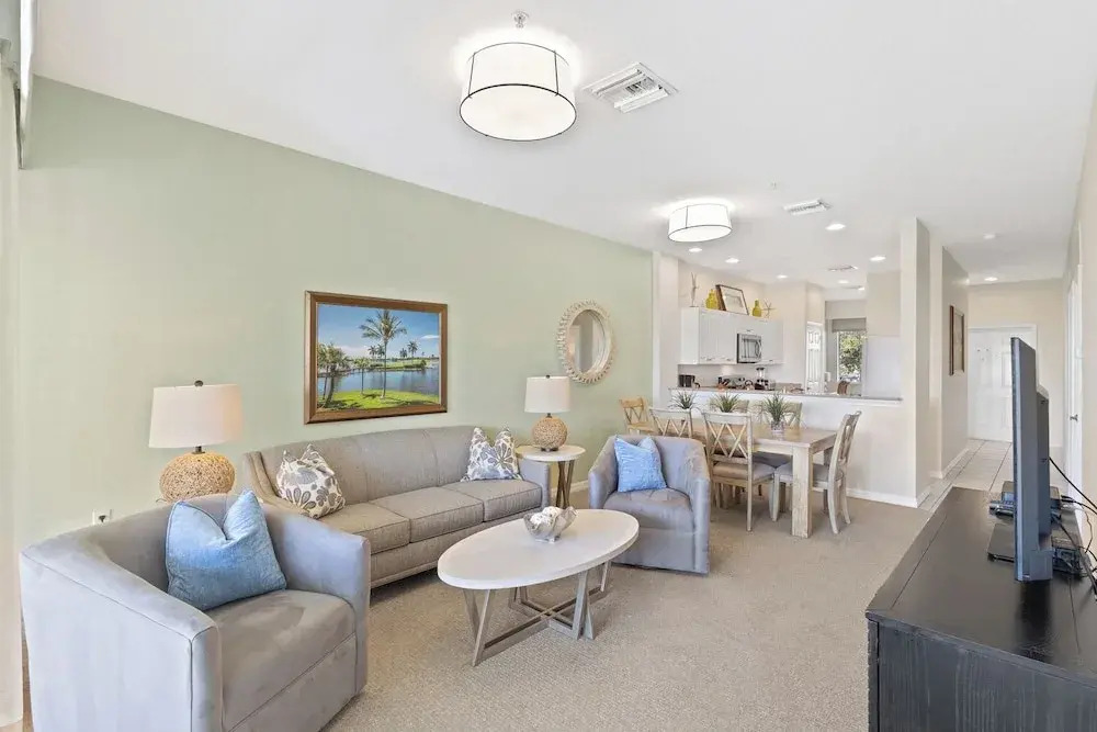 Genoa Vacation Rental: Stylish 2-BR Condo with Golf & Lake Views. Resort-Style Pool, Hot Tub, and Easy Access to Championship Golf. Minutes from Naples Beaches, 5th Avenue S, and Marco Island