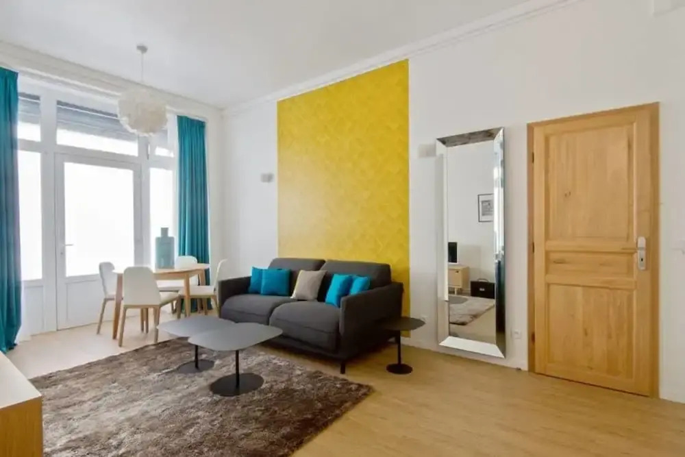 Cozy Flat in the 13th District for 6 People