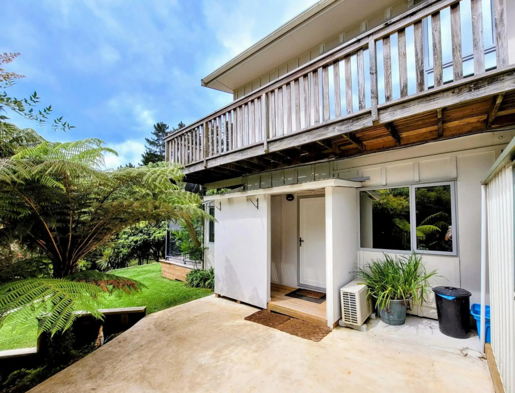Garden Bliss & Bird Sanctuary in Paihia Estuary