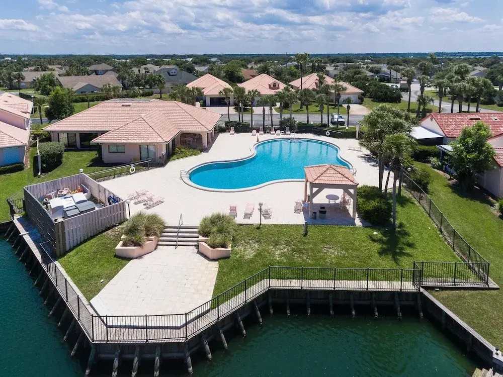 2 Bed, 2 Bath, Ocean View, Poolside - Sea Place 13137