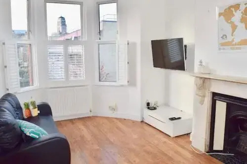 Gorgeous & Chic West Hampstead Apartment (KR39)
