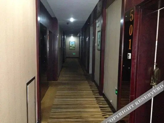 Yufeng Business Hotel