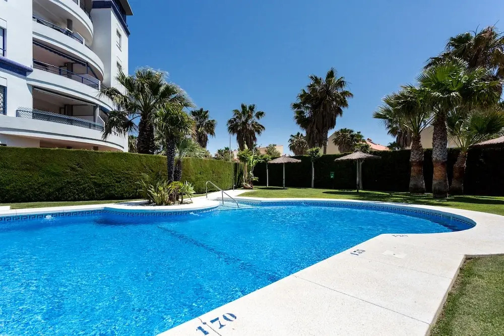 Holi-Rent Las Olas