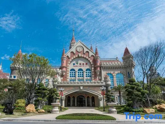 Yangjiang Hailing Island Chunnuan Huakai Apartment