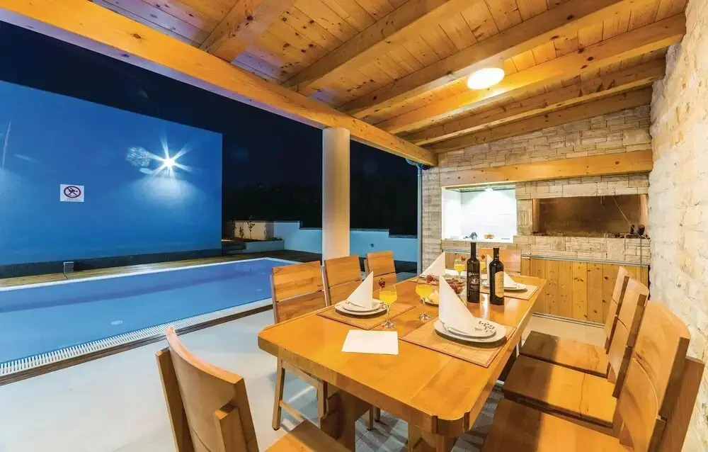Awesome Home in Veli Rat With Wifi and 2 Bedrooms