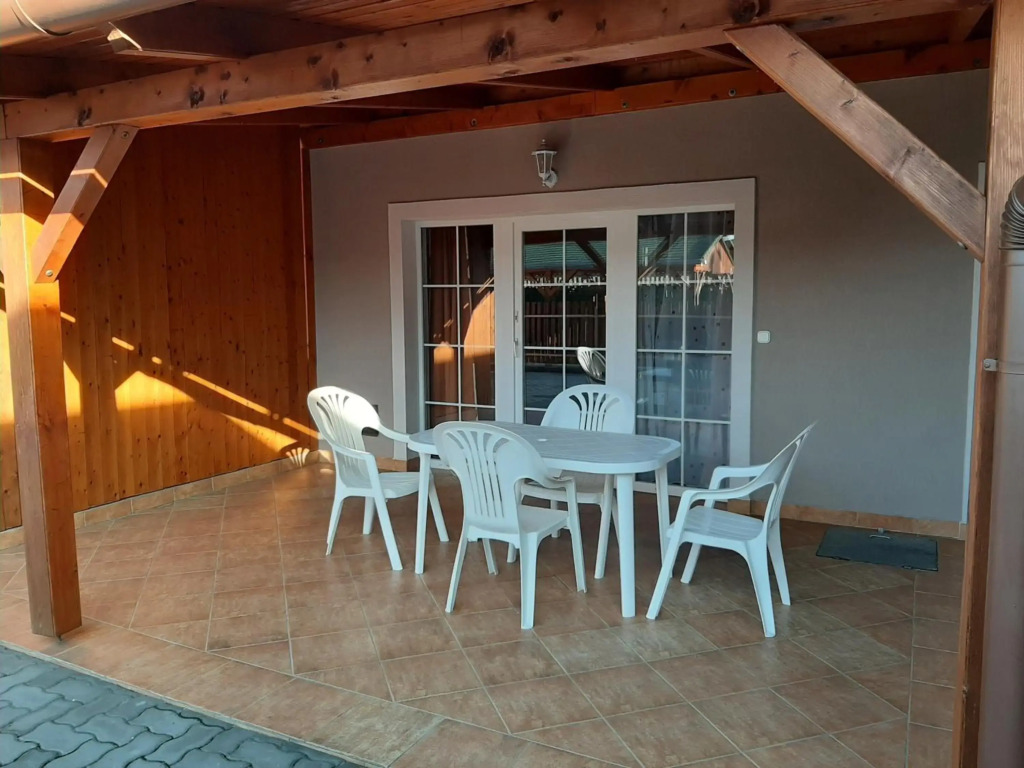 22 féröhelyes apartman