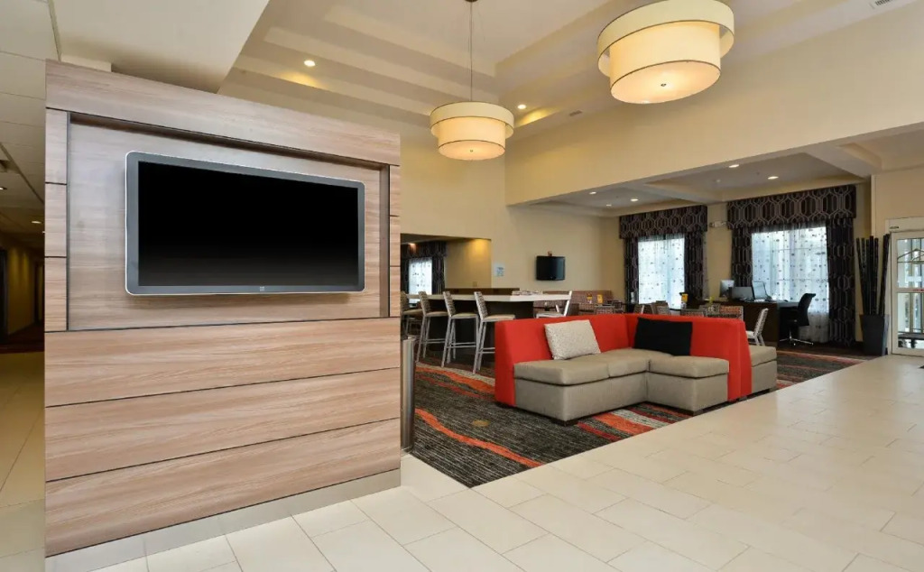 Holiday Inn Express Boston - Milford by IHG