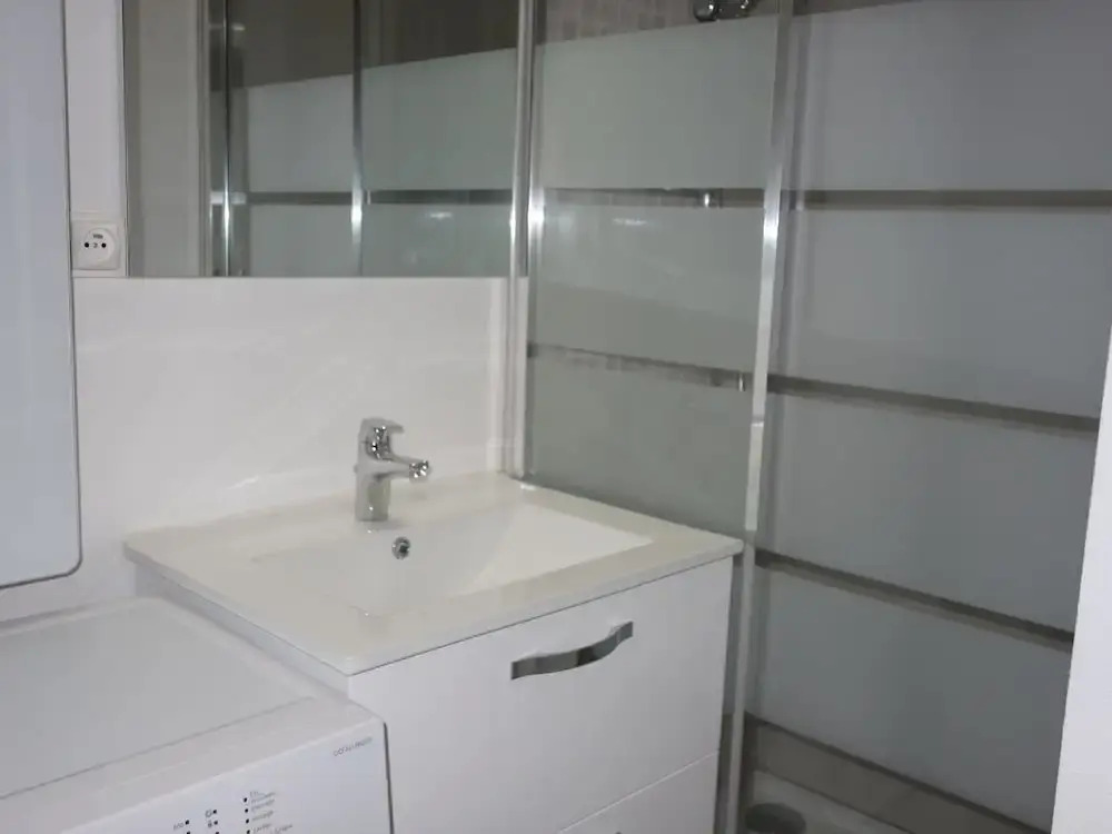 Clermont-ferrand-city-room