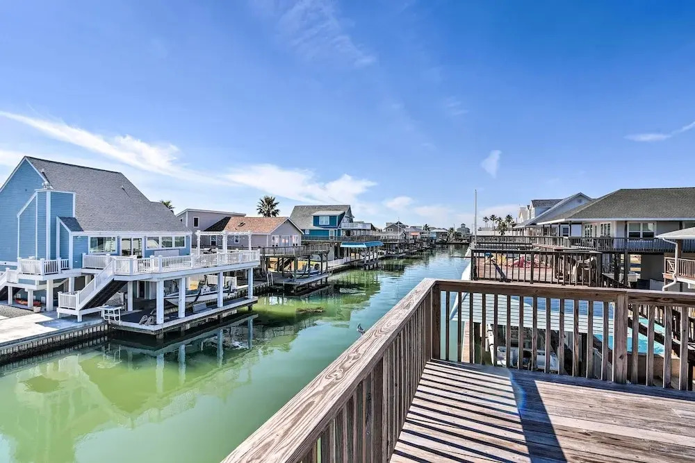 1 Mi to Sea Isle Beach: Canal-front Gem w/ Dock!