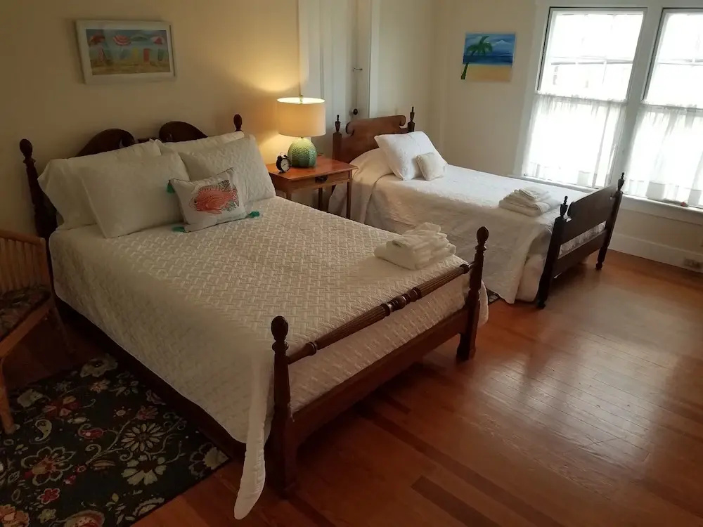 The Harbor Inn