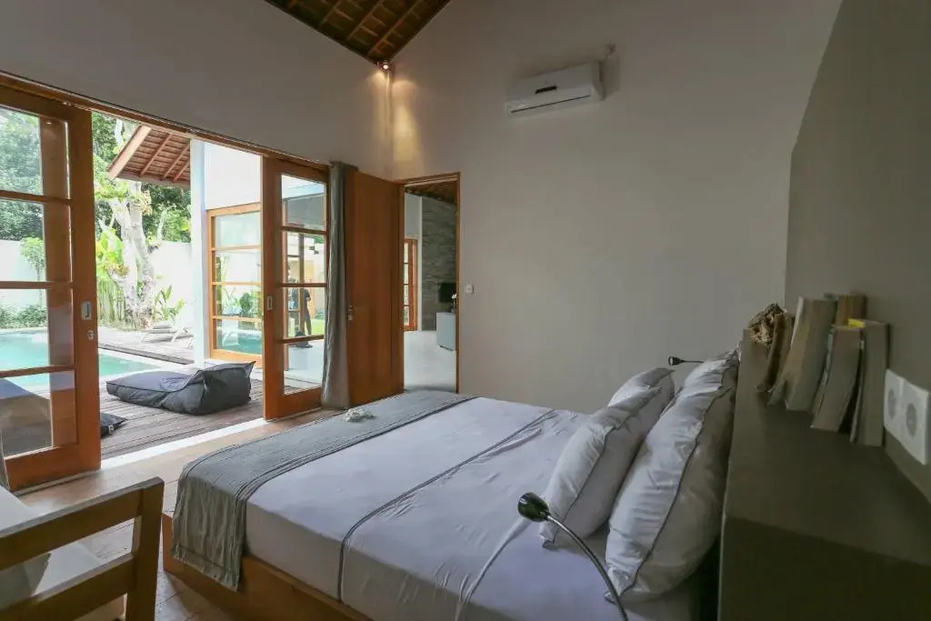 Villa Lima ac living 2 bedroom with pool in umalas