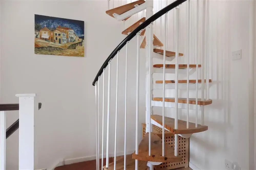 2 Kersbrook Gardens