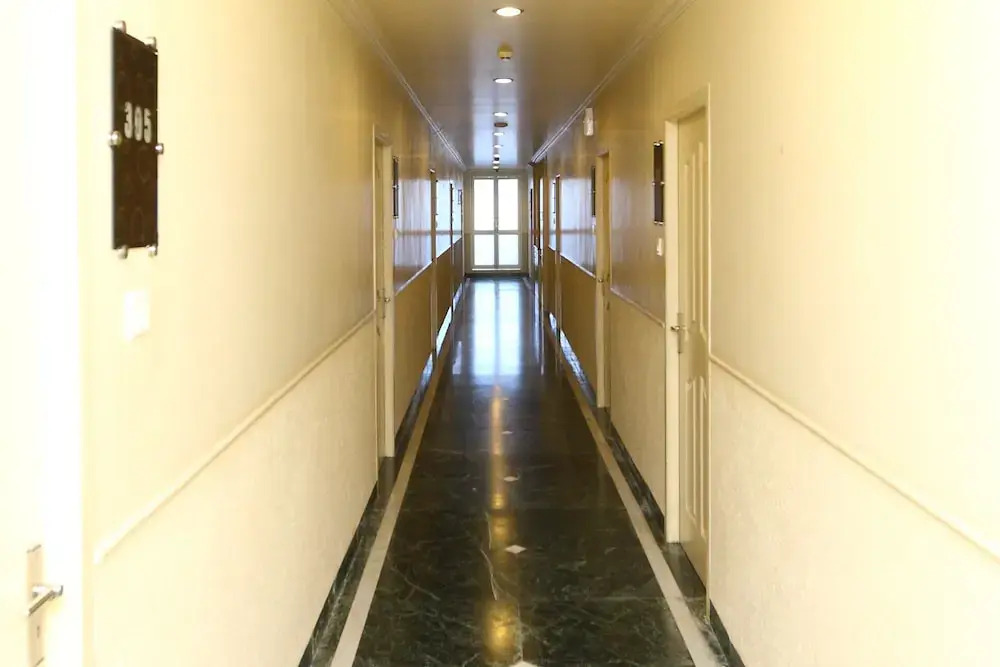 OYO 5319 Hotel Navaratna