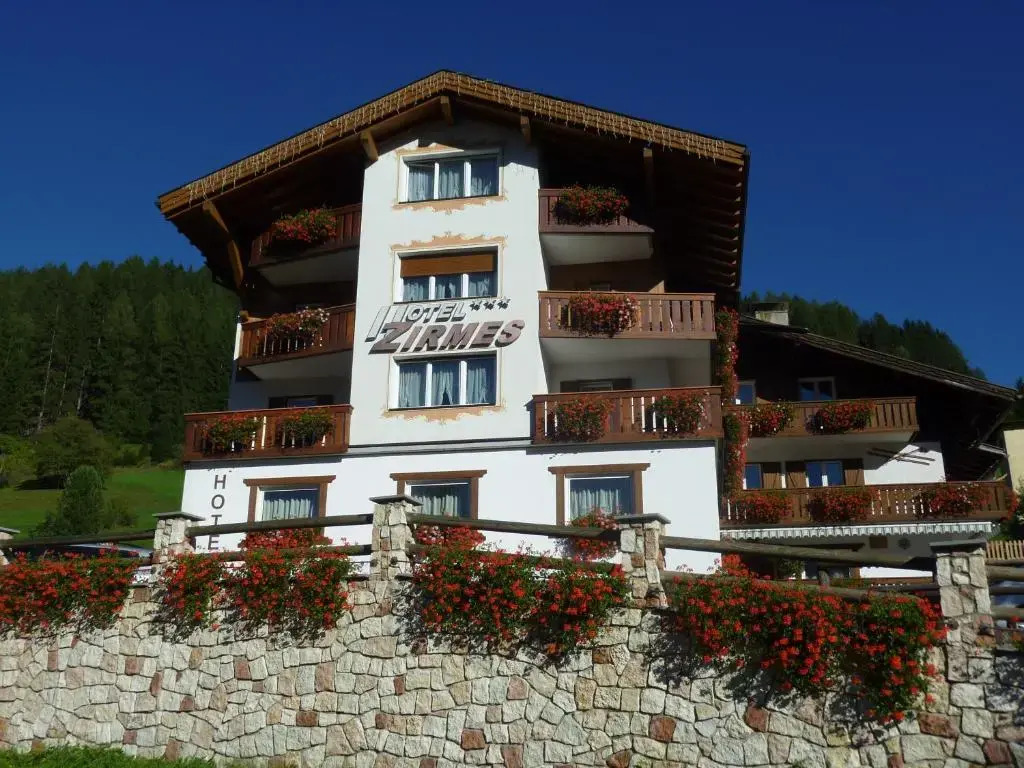 Hotel Zirmes