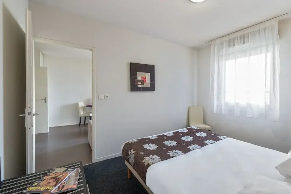 Park & Suites Confort Toulouse LHers