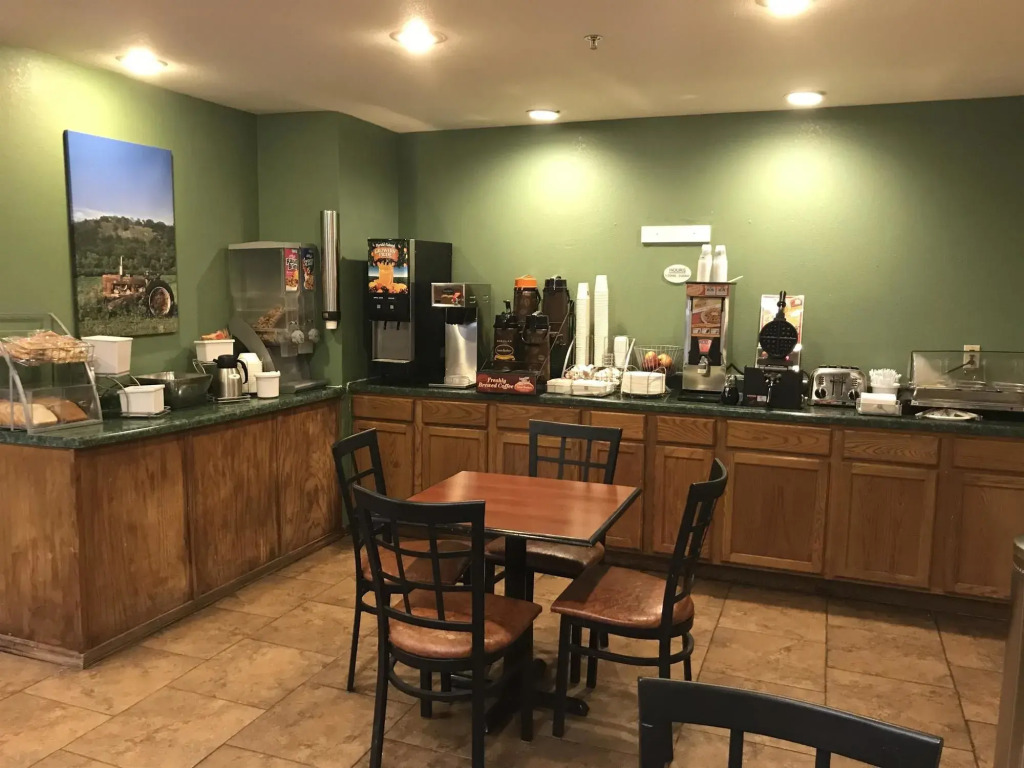 SureStay Plus Hotel by Best Western Bettendorf