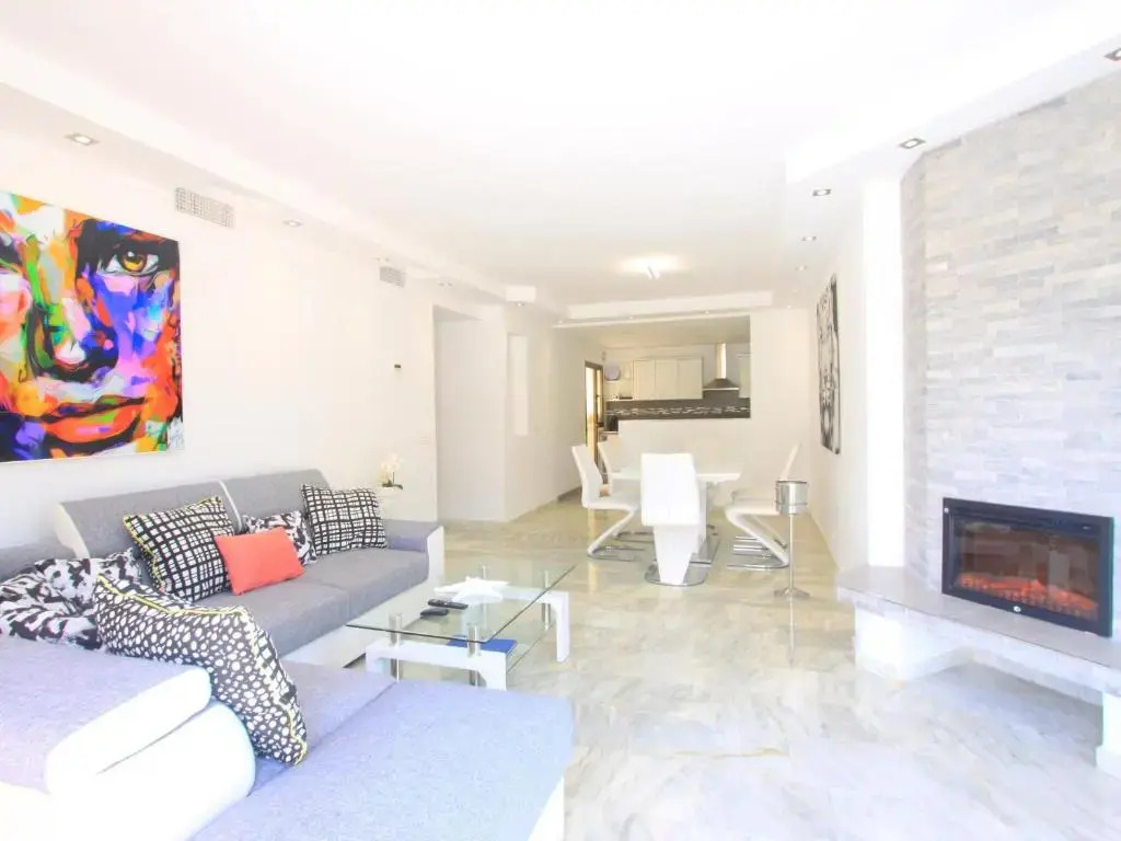 1093 modern beach apartment , huge terrace , bbq