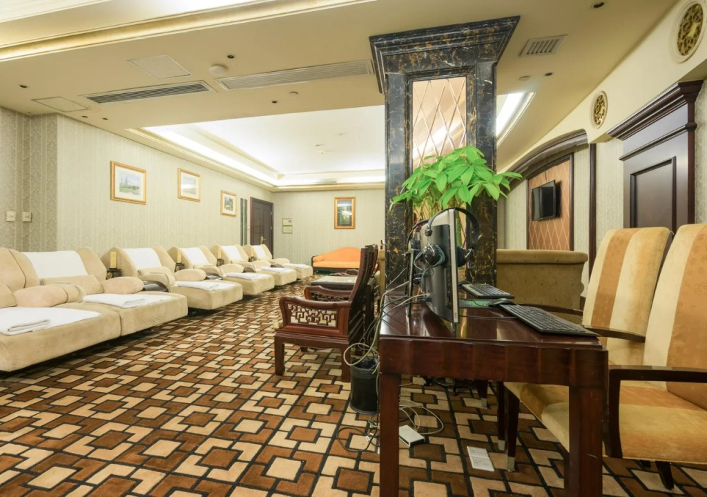 Royal Mediterranean Hotel