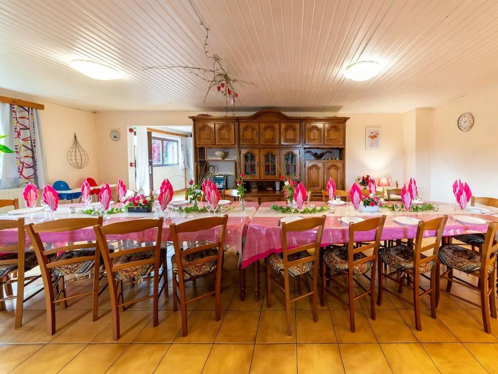Holiday home in Montleban with garden