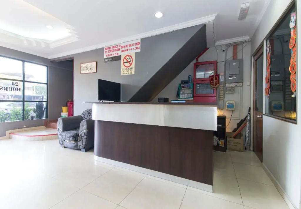 Super OYO 473 Comfort Hotel 2