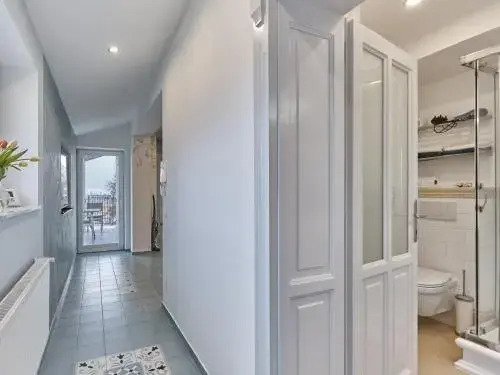 Apart House Plesia