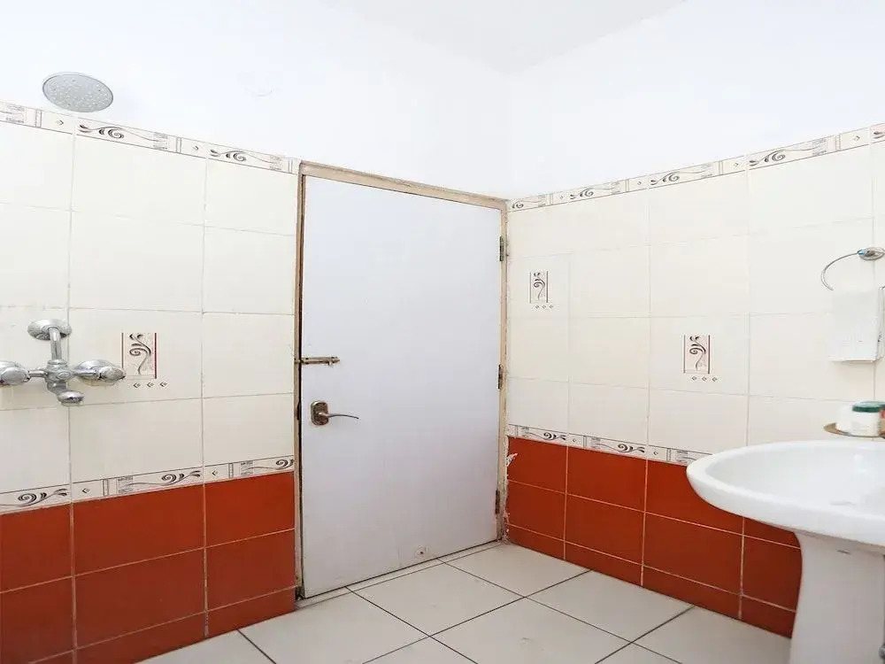 OYO 4406 Hotel Arya Palace
