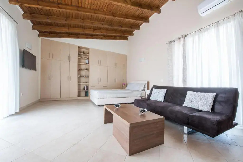 Top floor modern studio in central Koropi
