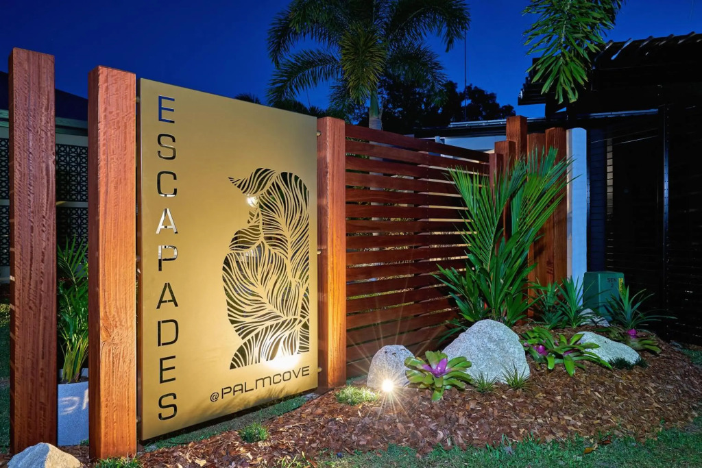 Escapades @ Palm Cove