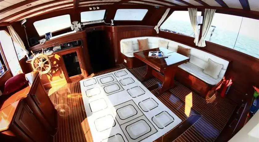 Blue Days Yatch