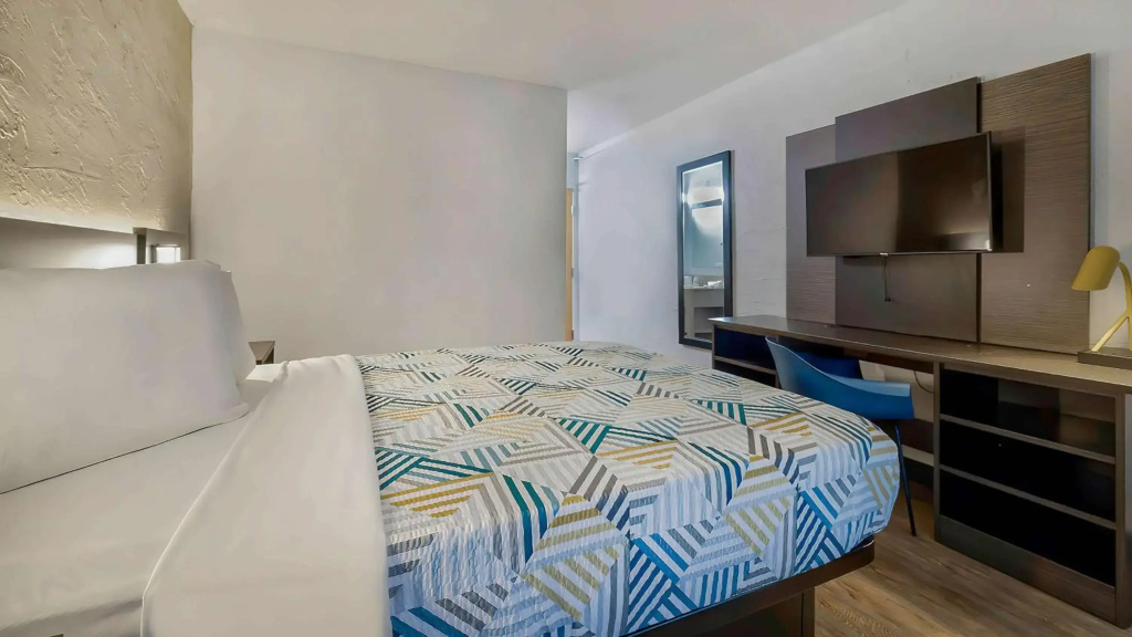Motel 6-Milwaukee, WI - Glendale