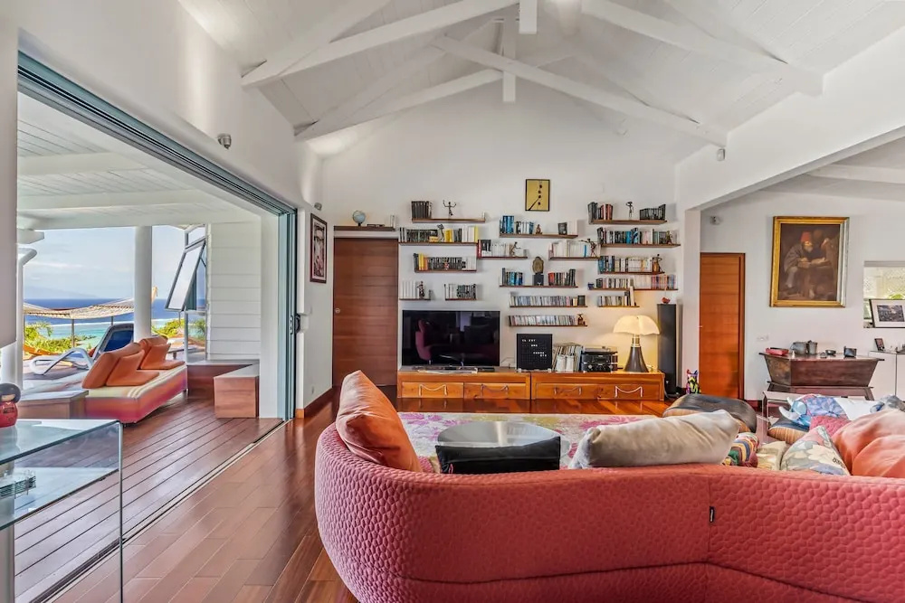 3BR Villa M Mento With Infinity Pool
