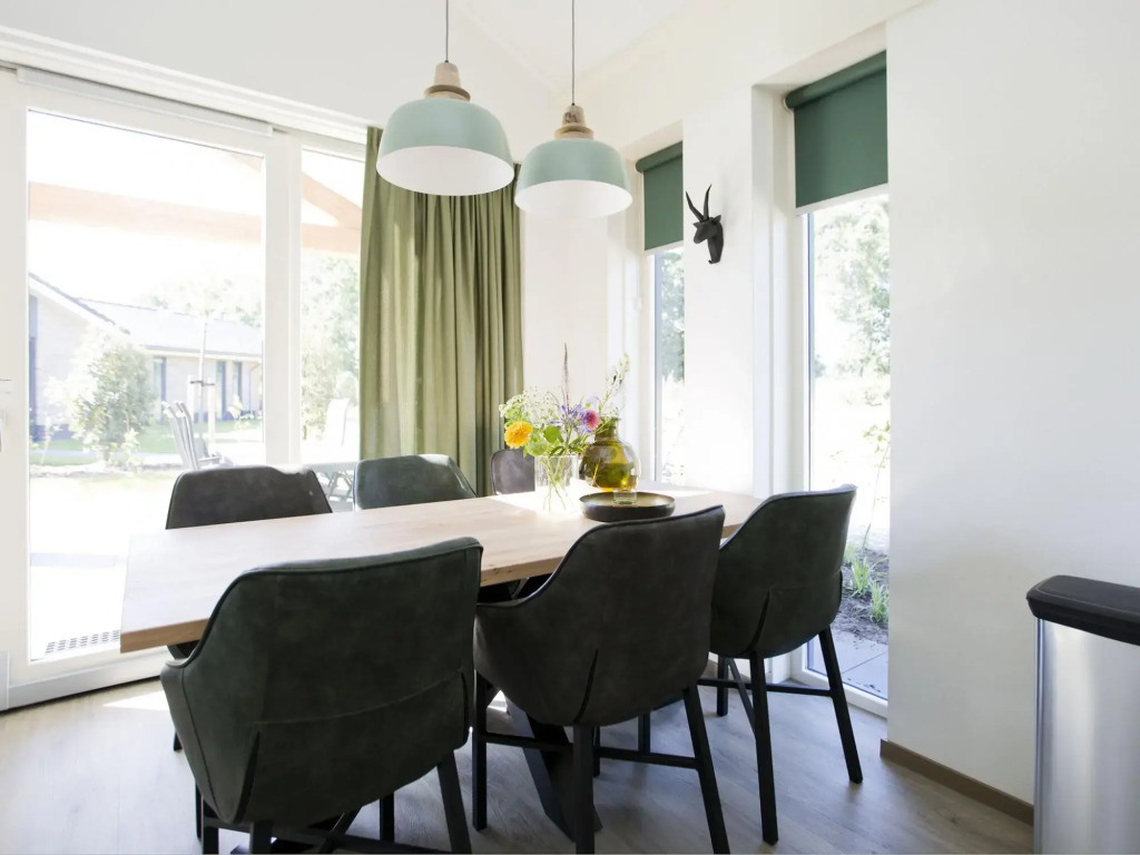 Attractive Bungalow with Covered Terrace near Veluwe