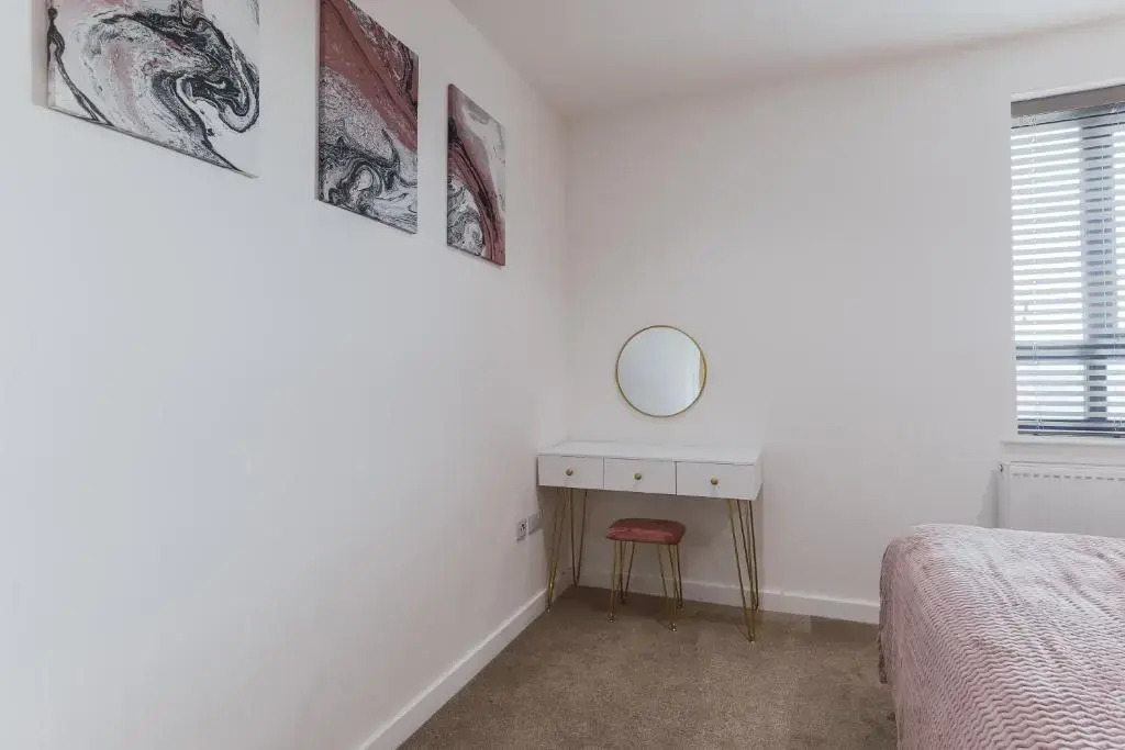 Beautiful Modern Décor Apartment in the Centre of Slough
