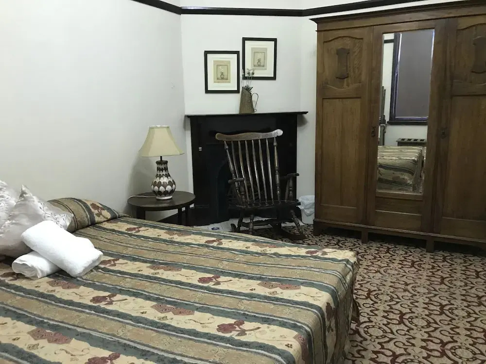 Neath Hotel