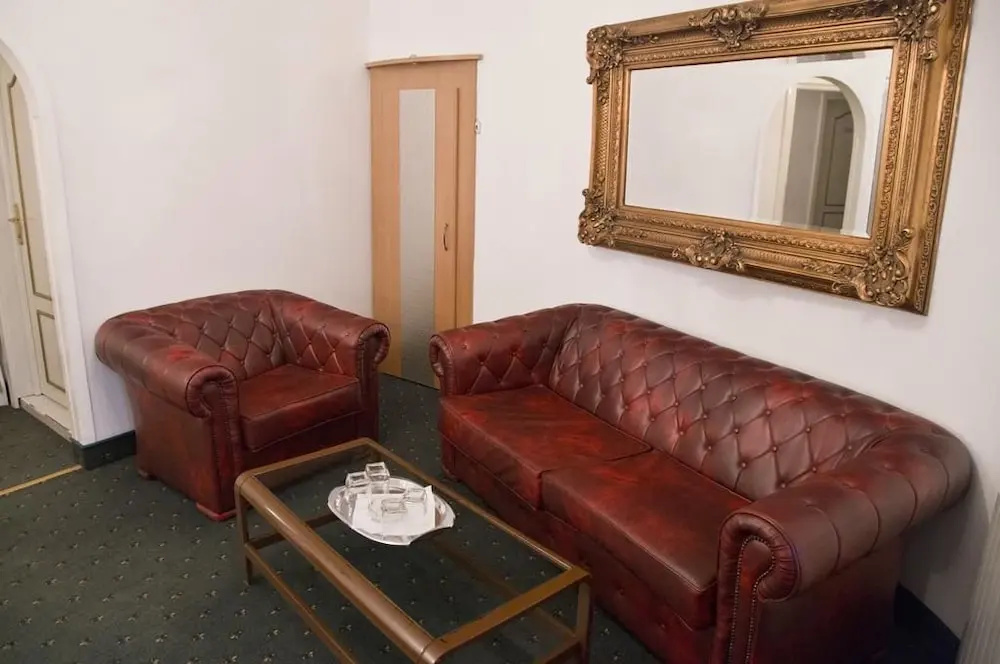Hotel Carpati Imparatul Romanilor