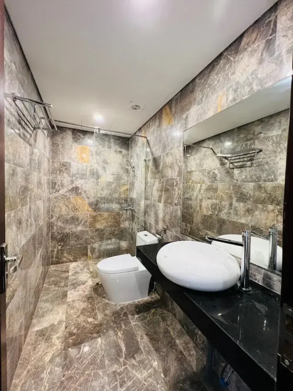 Hanoi Apartment Lac Long Quan