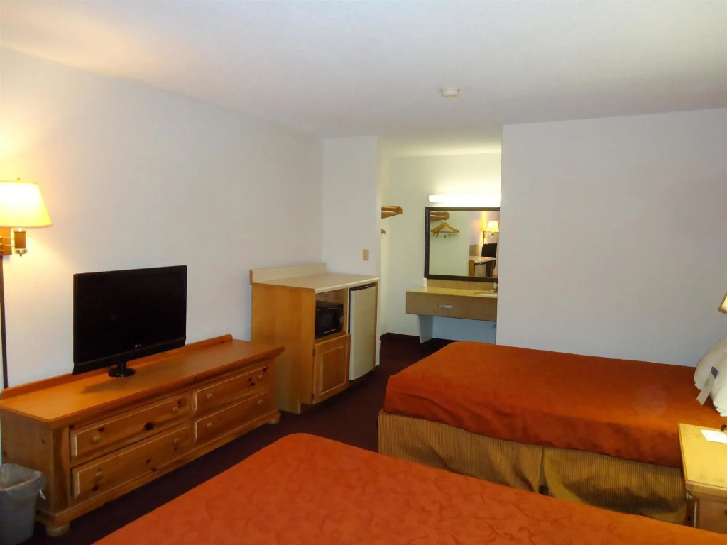 Motel 6-Clarksville, TN