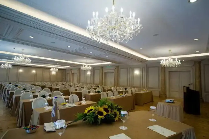 Pentelikon Hotel