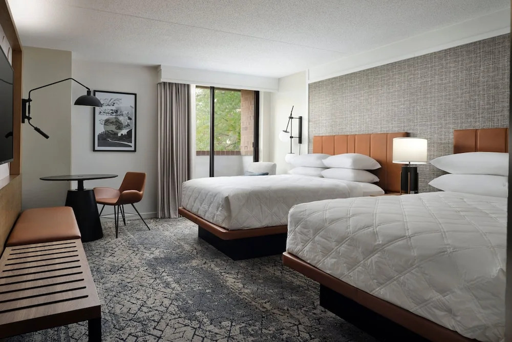 Sheraton Grand Rapids Airport Hotel