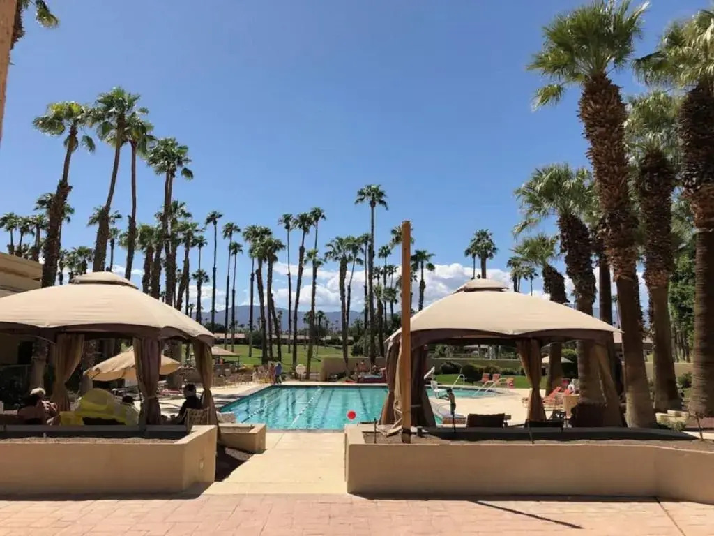 Palm Valley Full Access to Golf, Tennis, and Pickle Ball- Luxury 3 King Beds 3 Full Baths
