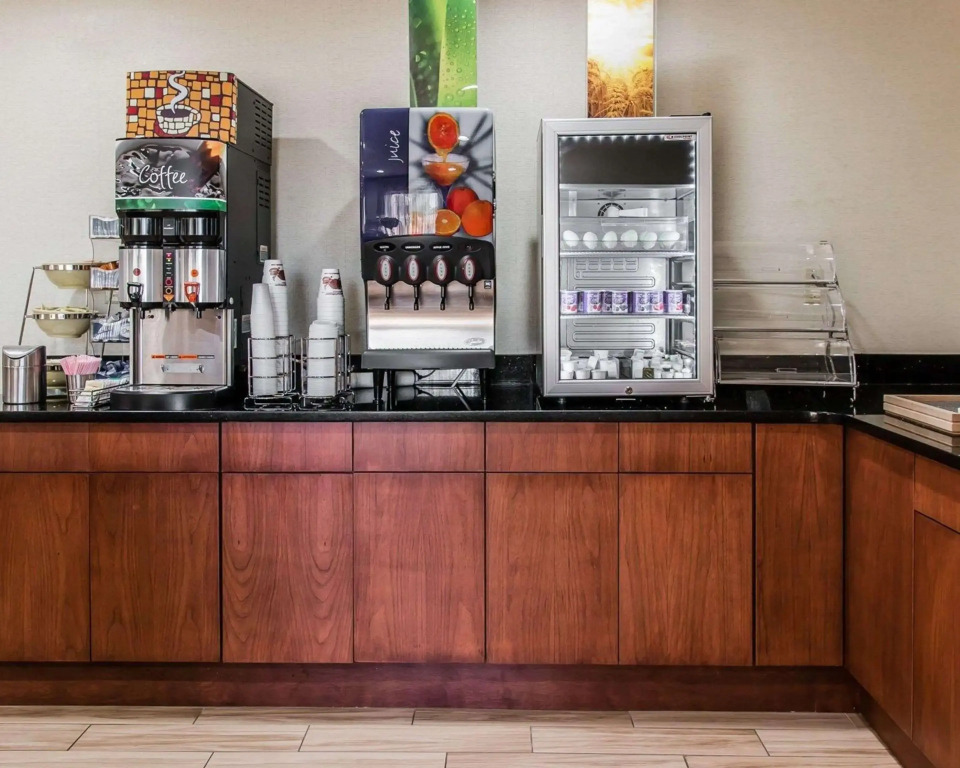 Quality Inn & Suites Warren - Detroit