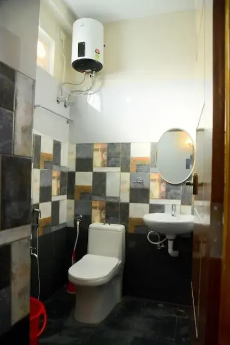 Sri Apartment 2BHK For Familys Couples Parking A1