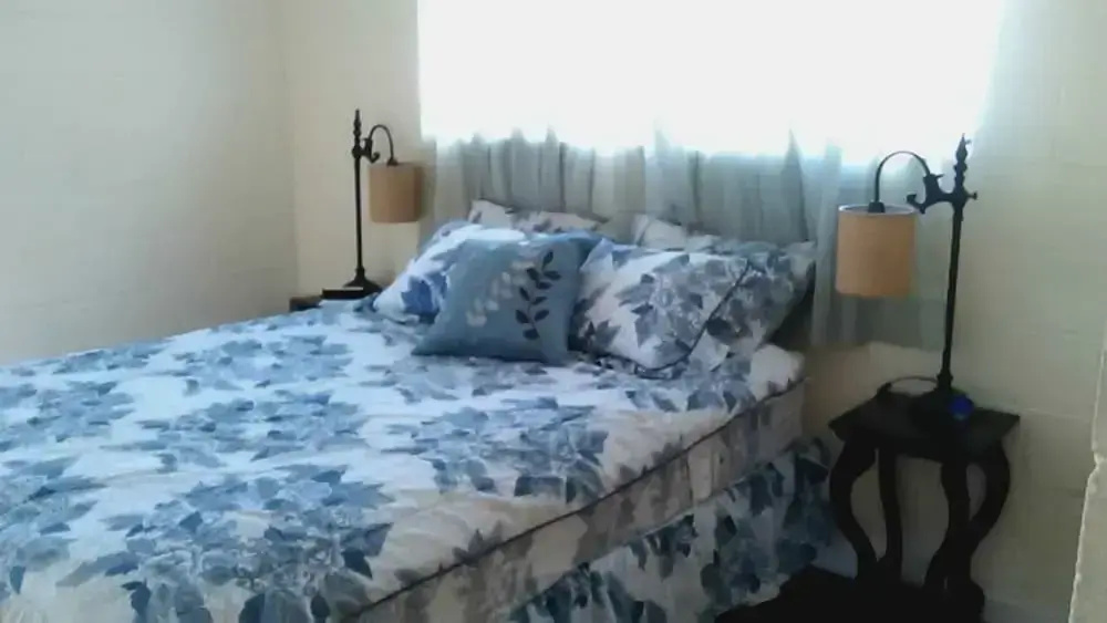 Renovated one bedroom 2 min to the beach