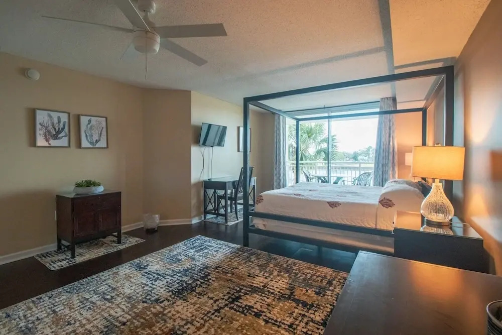 Yacht Club Villas #2-204