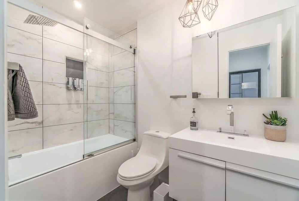 Contemporary Home in Shaw-u Street