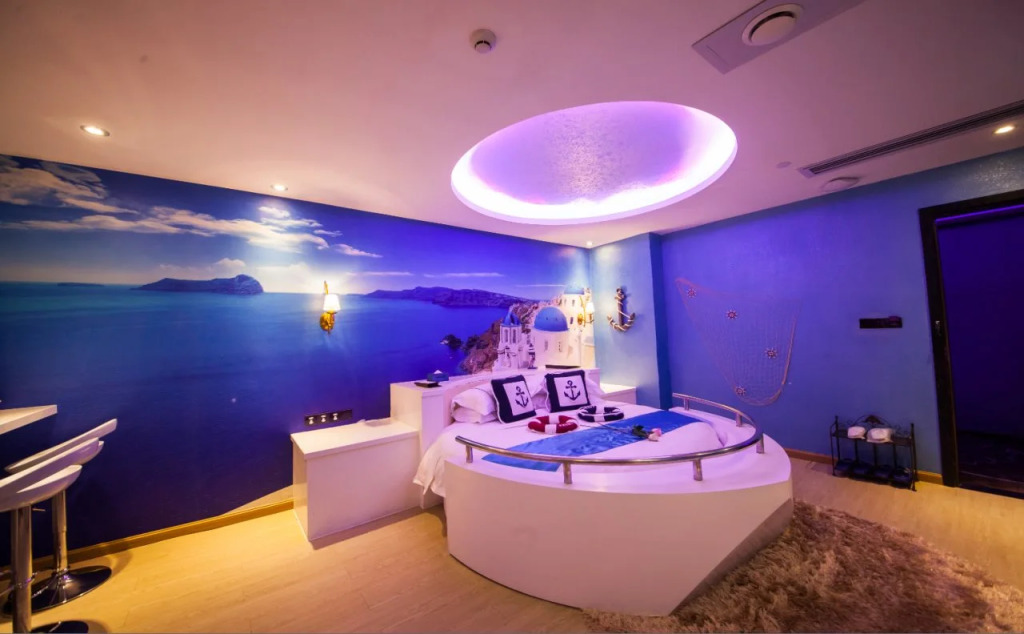 Brightman Theme Hotel