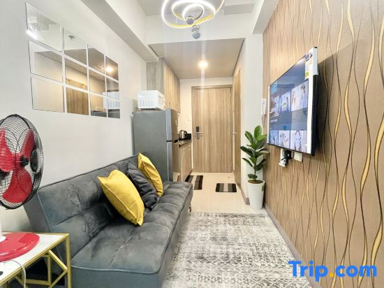 Stunning Suite With Balcony - Near MOA